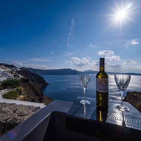 Solstice Luxury Suites Oía Dış mekan fotoğraf