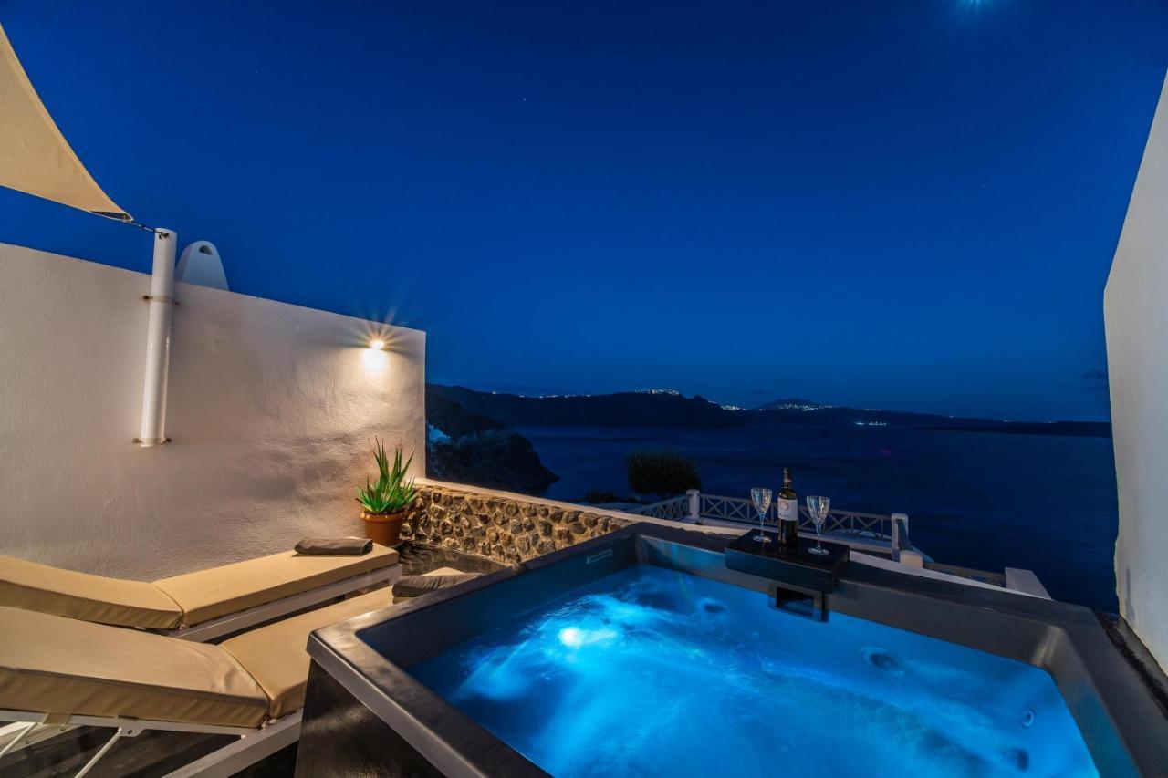 Solstice Luxury Suites Oía Dış mekan fotoğraf