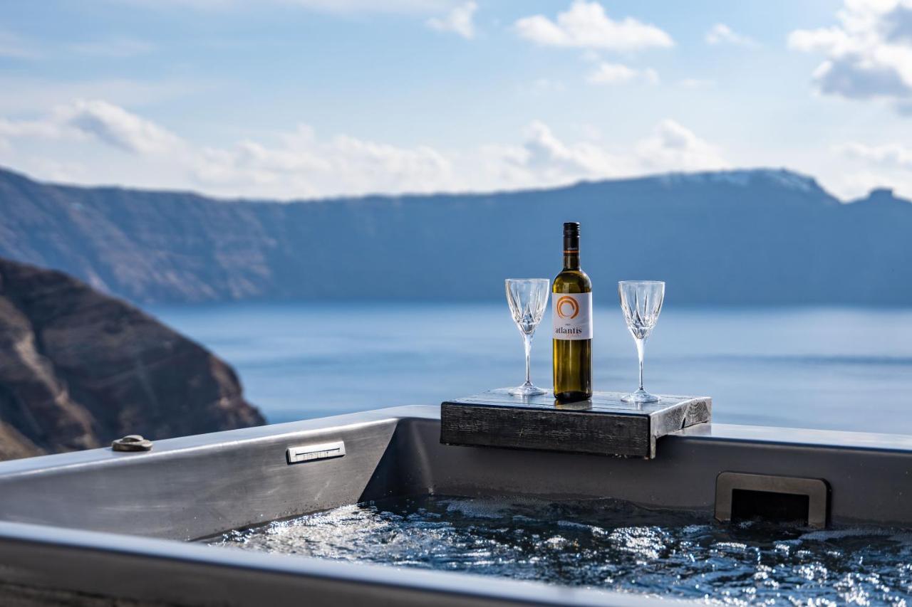 Solstice Luxury Suites Oía Dış mekan fotoğraf
