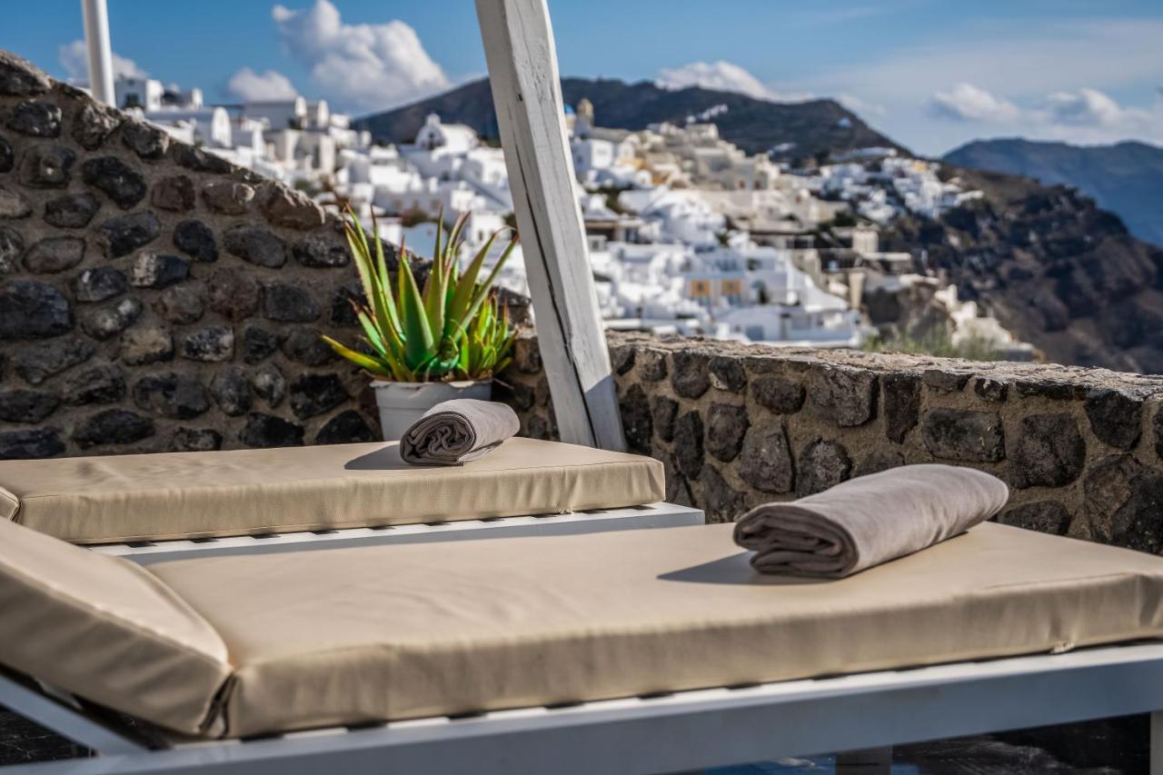 Solstice Luxury Suites Oía Dış mekan fotoğraf