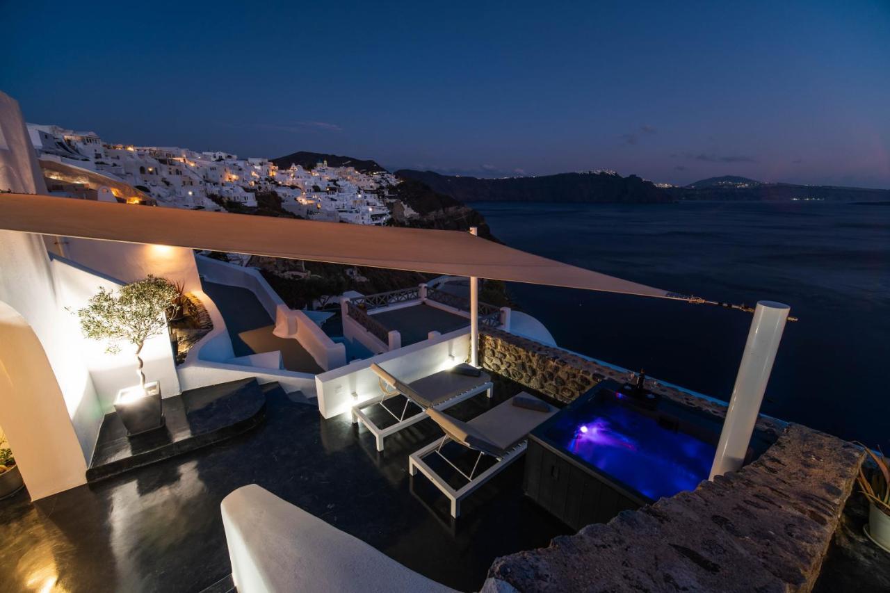 Solstice Luxury Suites Oía Dış mekan fotoğraf