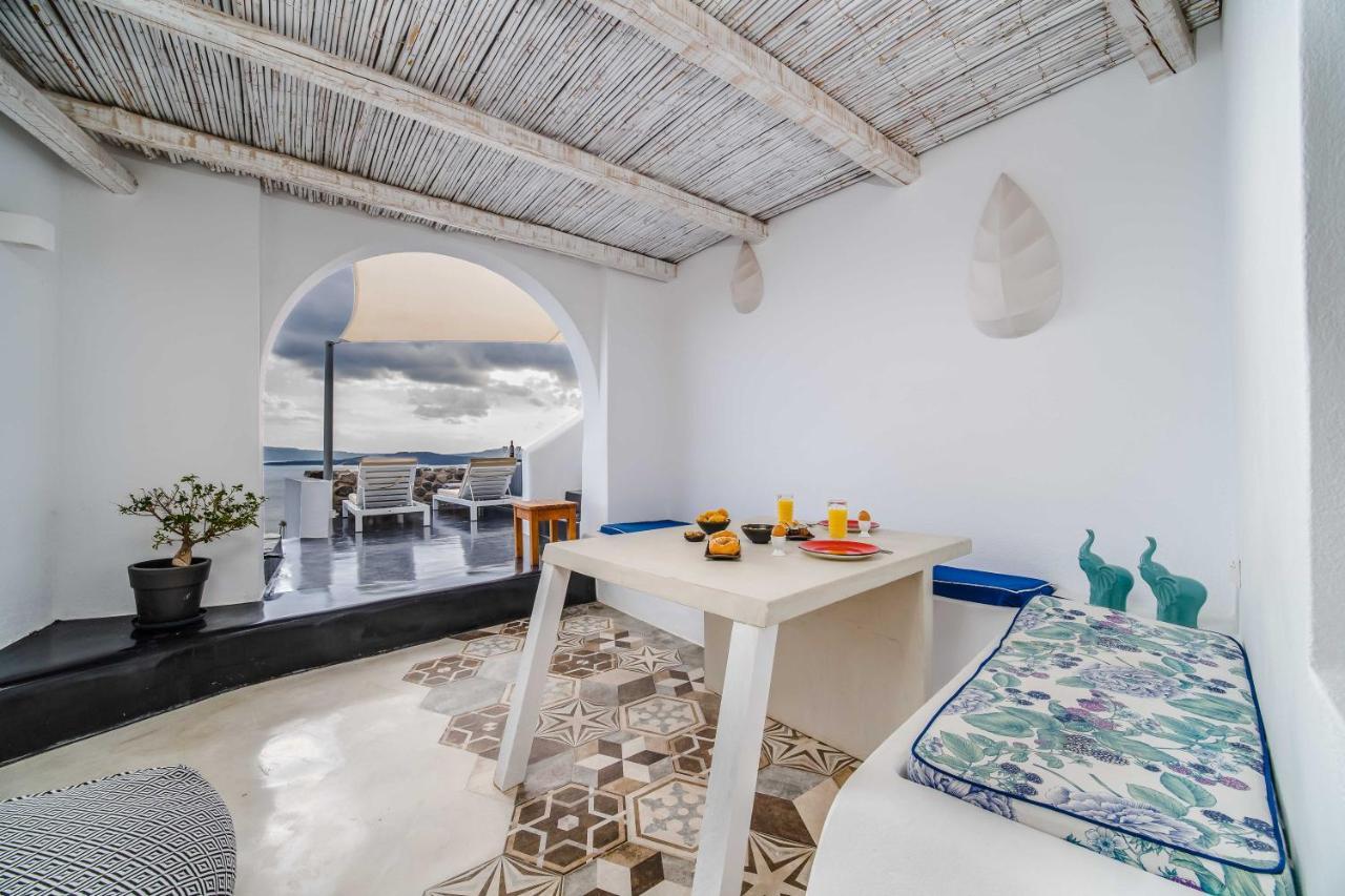 Solstice Luxury Suites Oía Dış mekan fotoğraf