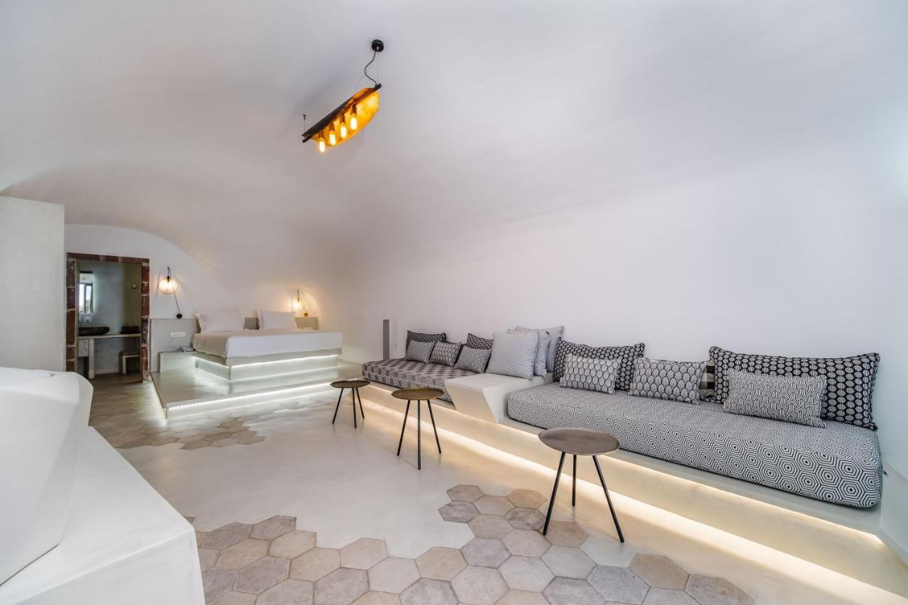 Solstice Luxury Suites Oía Dış mekan fotoğraf