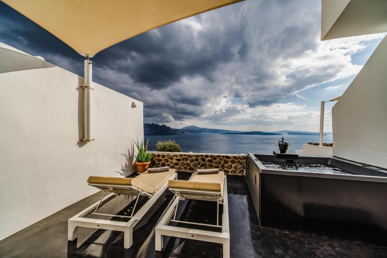 Solstice Luxury Suites Oía Dış mekan fotoğraf