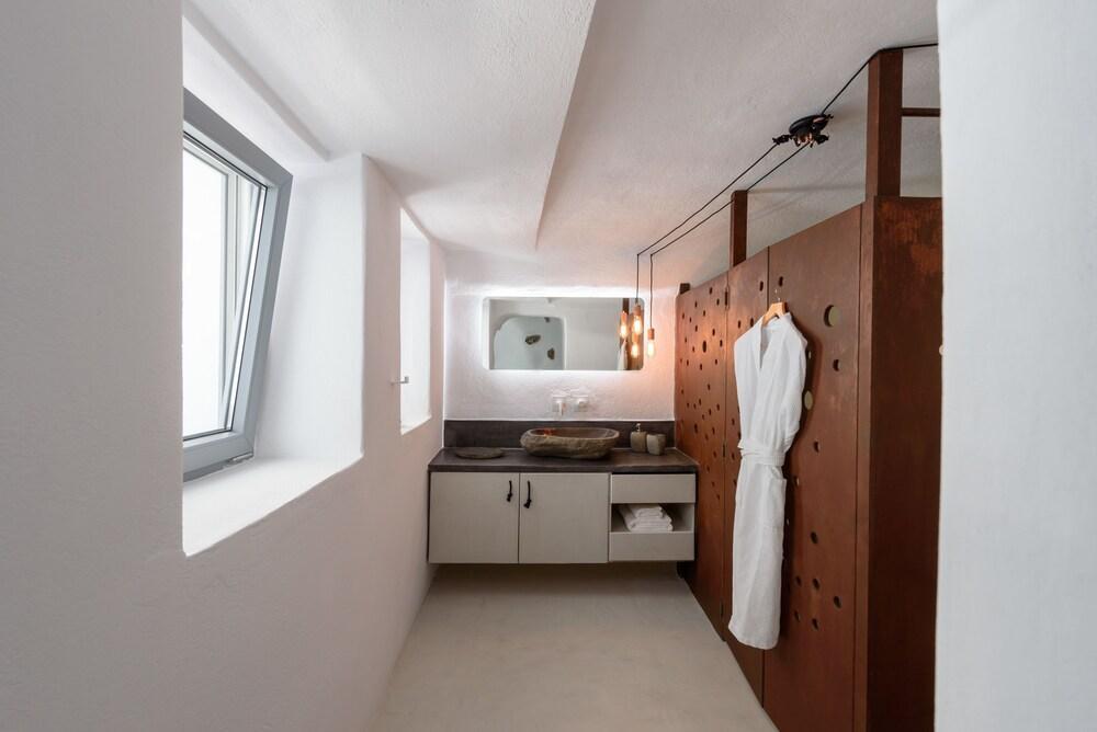 Solstice Luxury Suites Oía Dış mekan fotoğraf